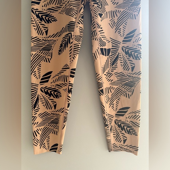 Aerie Women’s Chill Play Move Leggings SZ XL High Waisted Brown Black Floral - Picture 3 of 10